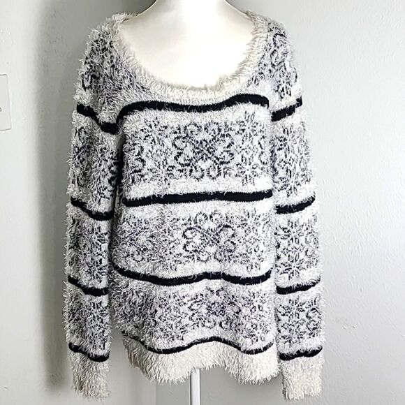 Faded Glory Black & White Fuzzy Pullover Sweater, Size XL (16-18) - Picture 1 of 8